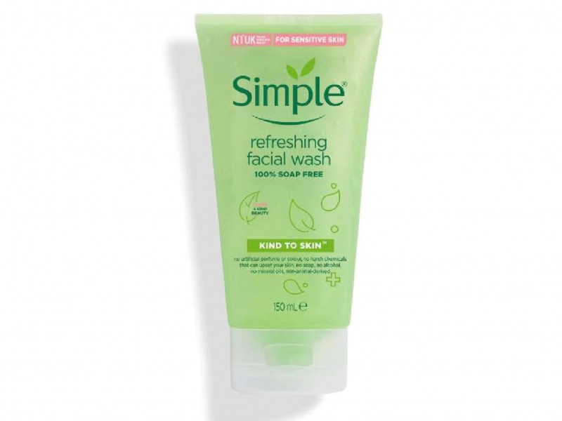 Sữa Rửa Mặt Dịu Nhẹ, Dành Cho Da Nhạy Cảm Simple Kind To Skin Refreshing Facial Wash 150ml